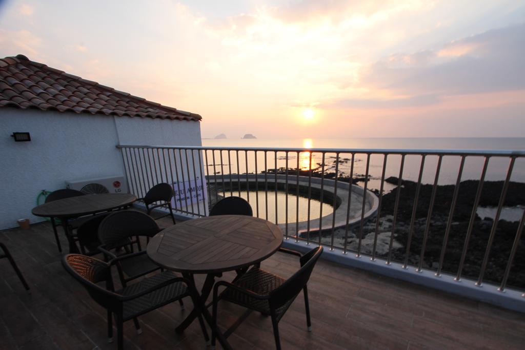 Jeju Amoje Villa Seogwipo Exteriör bild
